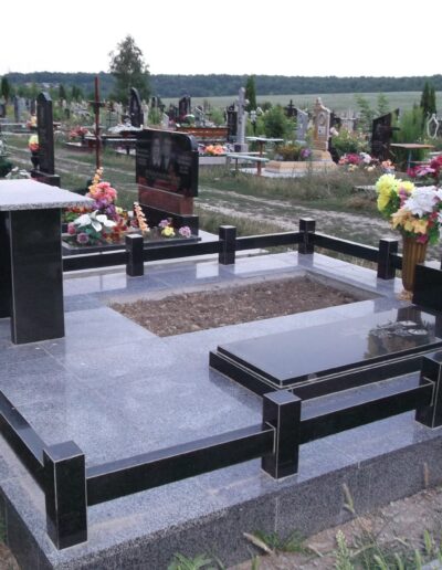 Пам`ятники гранітні