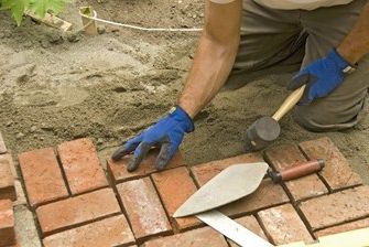 Корисні поради: як класти бруківку?